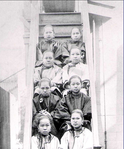 Old photograph of young chinese girls