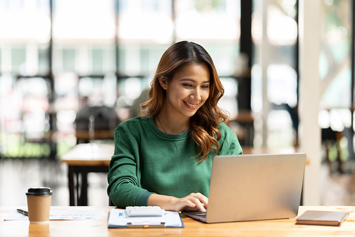 woman at laptop