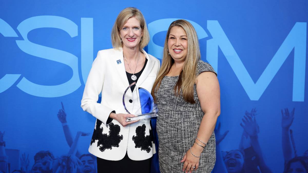CSUSM University Council Chair Michelle Gonzalez and President Neufeldt